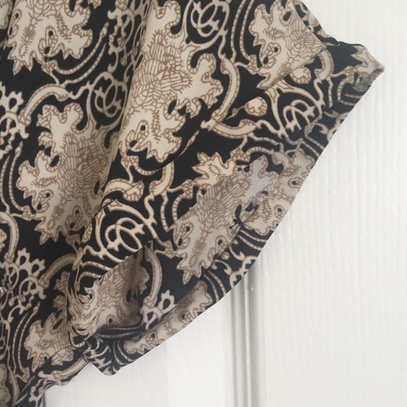 Painted Threads Boxy Damask Top Size L - Picture 4 of 5